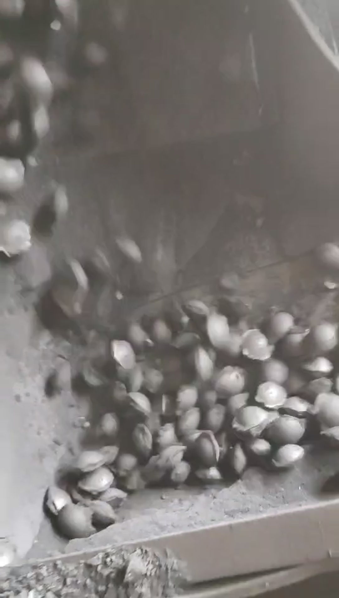 建杰球團(tuán)礦粘合劑讓球團(tuán)礦更環(huán)保更高效！