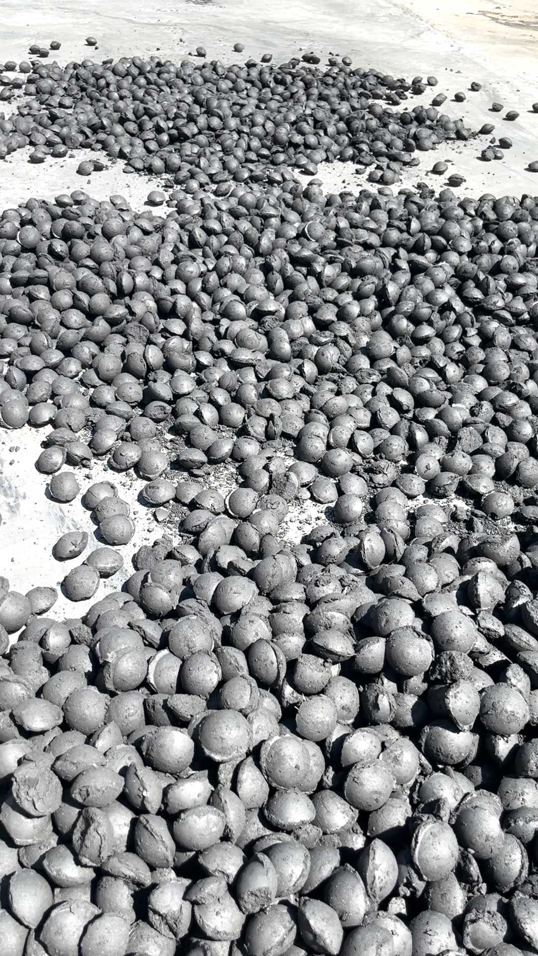 建杰鐵礦粉粘合劑如何改善生產(chǎn)效果