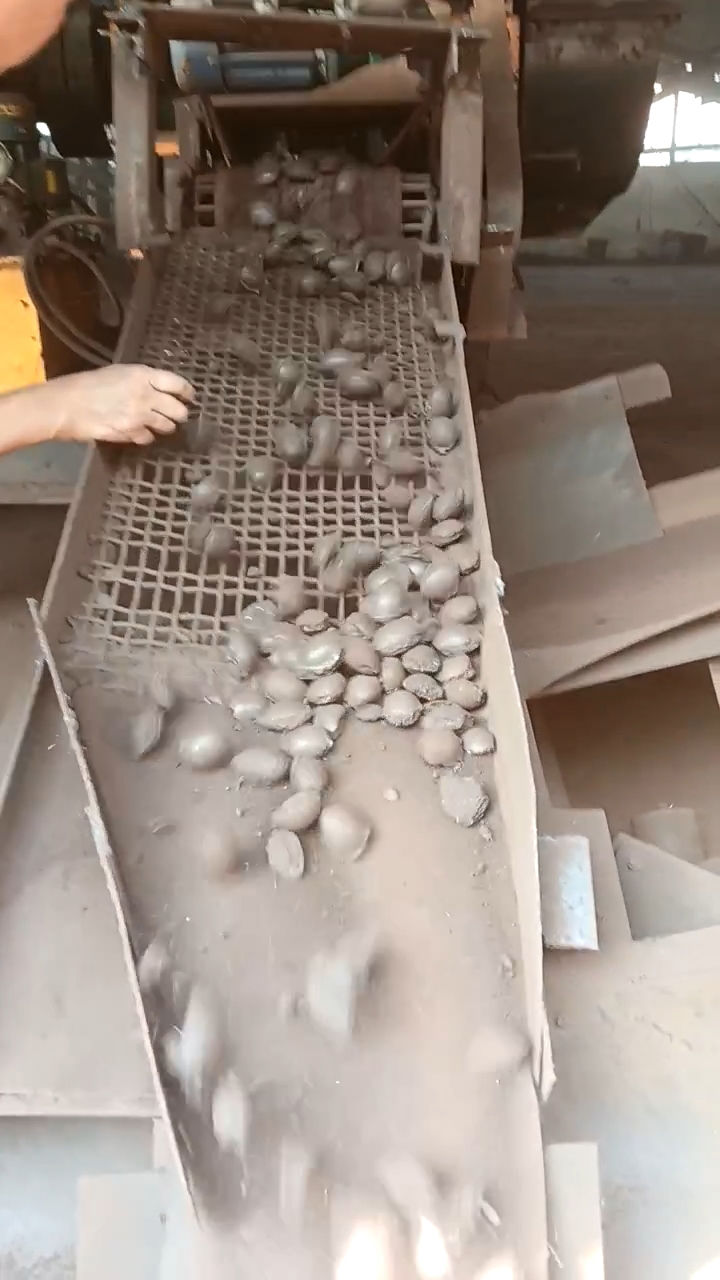 粘合劑在轉(zhuǎn)底爐球團(tuán)制備中的作用是什么？